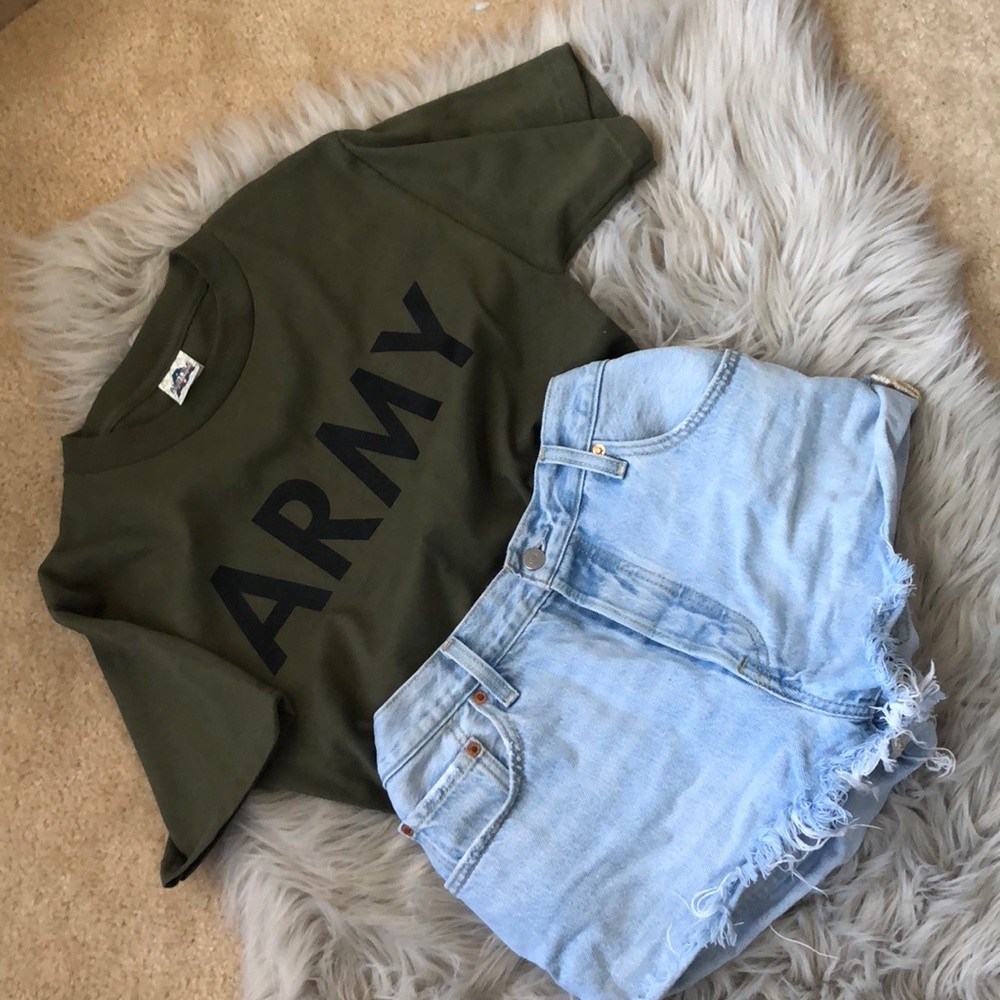 ARMY GREEN TEE